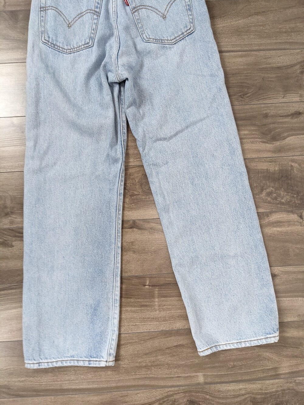 Levi's Women's Ribcage Straight Ankle Size 25 Light Wash - Picture 8 of 11